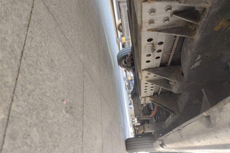 Used Sunlong DST 5 2021 All-Electric Van with 41.86 kWh Chassis Front Left