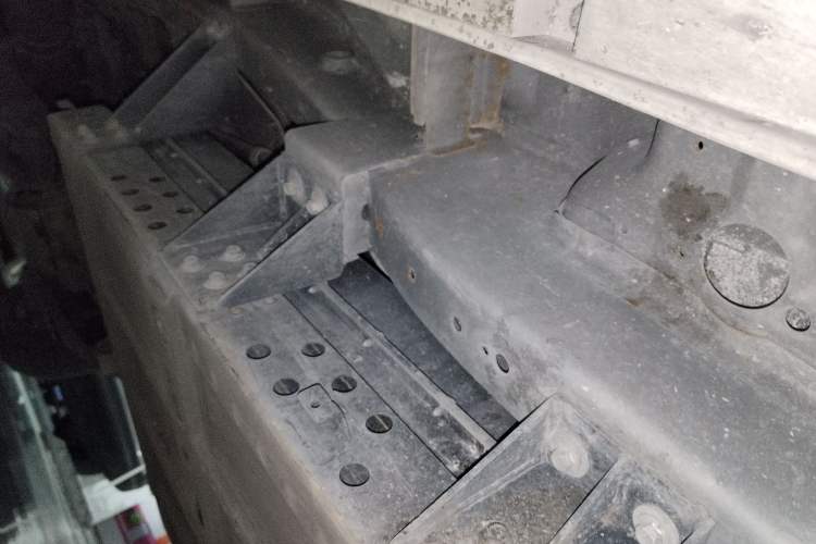 Used Sunlong DST 5 2021 All-Electric Van with 41.86 kWh Chassis Front Right