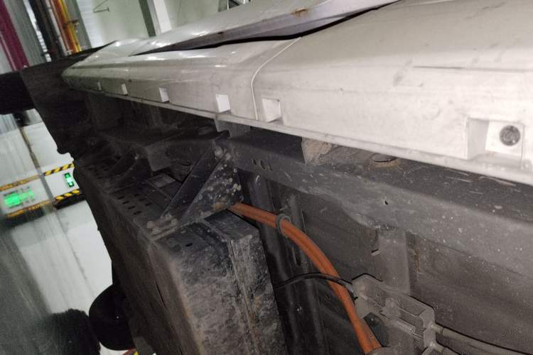 Used Sunlong DST 5 2021 All-Electric Van with 41.86 kWh Chassis Rear Left