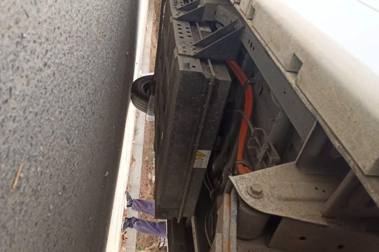 Used Sunlong DST 5 2021 All-Electric Van with 41.86 kWh Chassis Rear Left