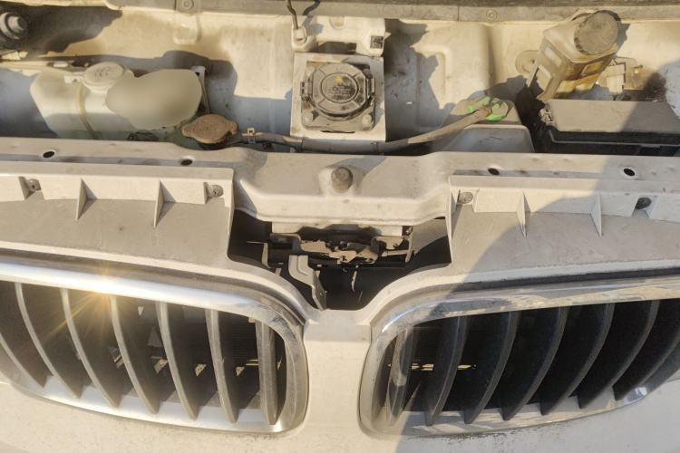 Used Sunlong DST 5 2021 All-Electric Van with 41.86 kWh Engine Bay