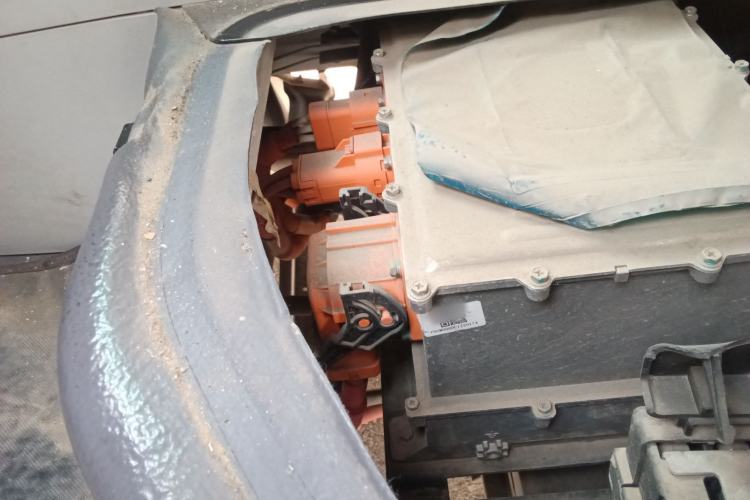Used Sunlong DST 5 2021 All-Electric Van with 41.86 kWh Engine Bay Right