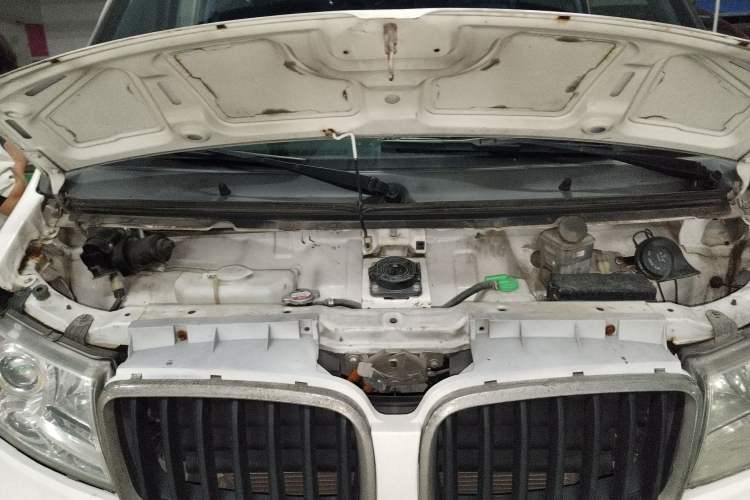 Used Sunlong DST 5 2021 All-Electric Van with 41.86 kWh Engine Bay
