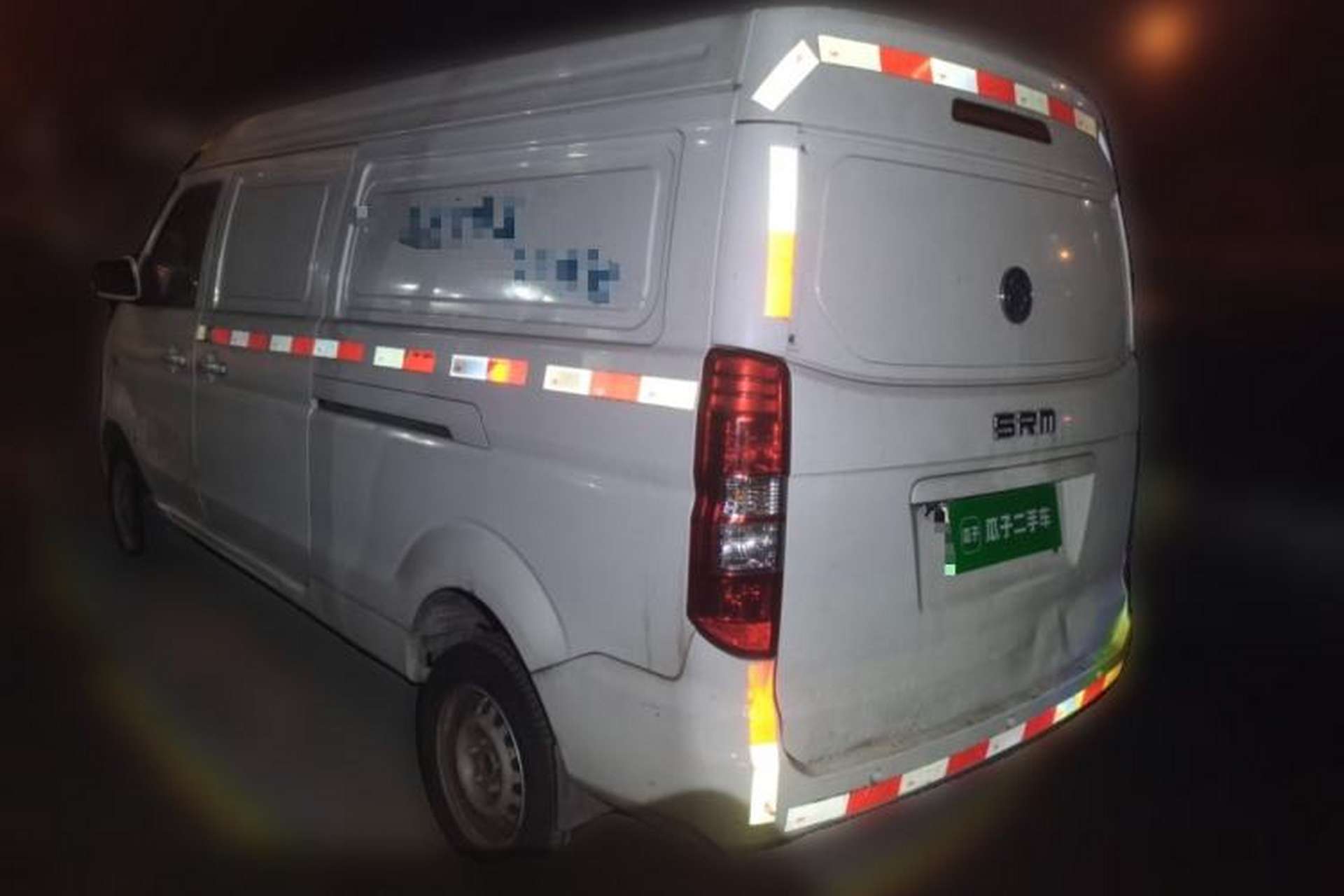Used Sunlong DST 5 2021 All-Electric Van with 41.86 kWh Exterior 3