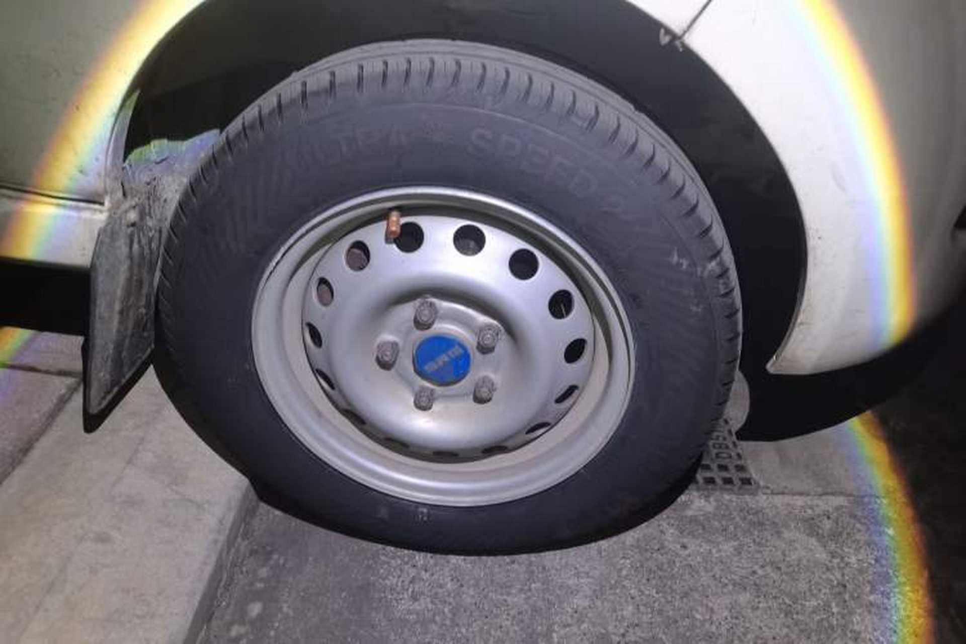 Used Sunlong DST 5 2021 All-Electric Van with 41.86 kWh Exterior 7