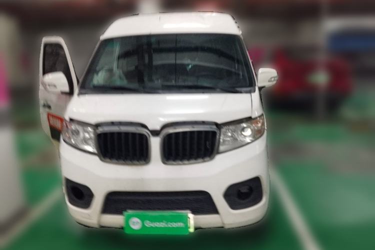 Used Sunlong DST 5 2021 All-Electric Van with 41.86 kWh Front