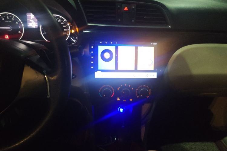 Used Suzuki Alivio 2015 1.6L Automatic Comfort Model Audio And AC Panel
