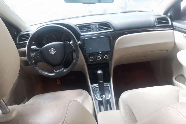 Used Suzuki Alivio 2015 1.6L Automatic Enjoyment Model Center Console