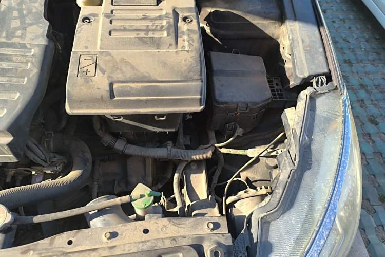 Used Suzuki Alivio 2015 1.6L Manual Comfort Model Engine Bay Left