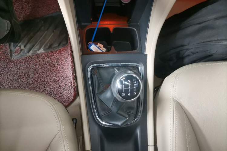 Used Suzuki Alivio 2015 1.6L Manual Enjoyment Model Gear Lever