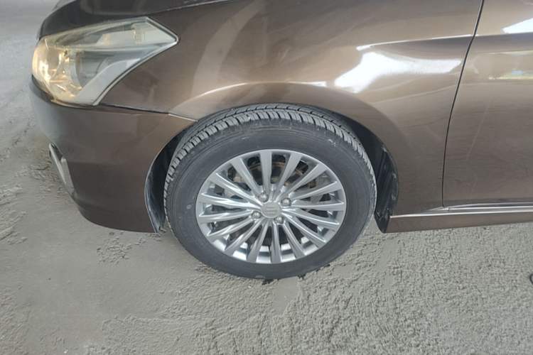 Used Suzuki Alivio 2015 1.6L Automatic Enjoyment Model Left Front Wheel Hub