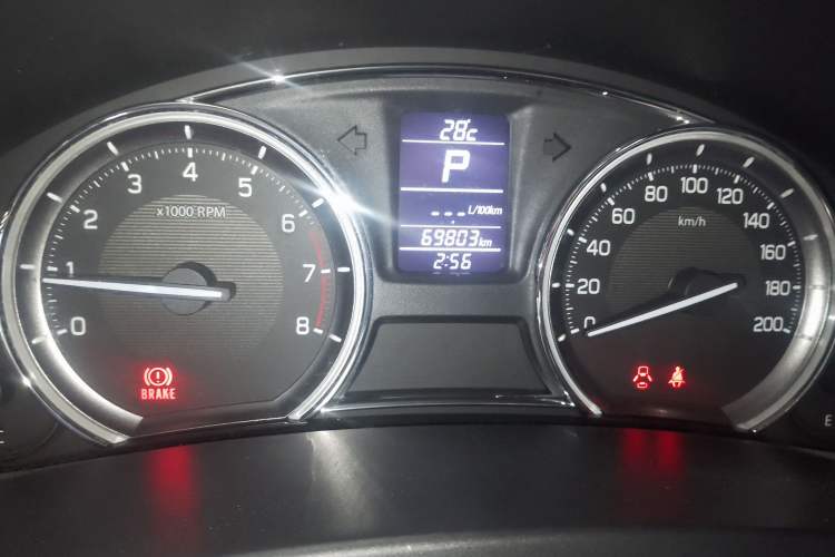 Used Suzuki Alivio 2015 1.6L Automatic Enjoyment Model Odometer Close Up