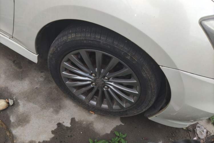 Used Suzuki Alivio 2015 1.6L Automatic Enjoyment Model Right Front Wheel Hub