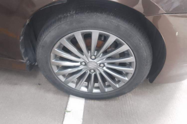 Used Suzuki Alivio 2015 1.6L Automatic Enjoyment Model Right Front Wheel Hub