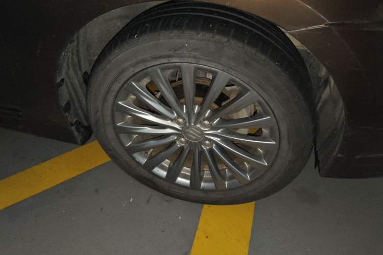 Used Suzuki Alivio 2015 1.6L Manual Enjoyment Model Right Front Wheel Hub