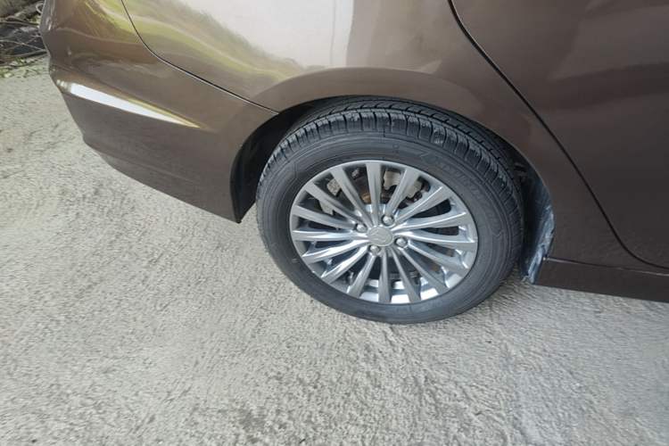 Used Suzuki Alivio 2015 1.6L Automatic Enjoyment Model Right Rear Wheel Hub