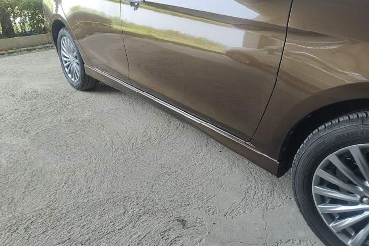 Used Suzuki Alivio 2015 1.6L Automatic Enjoyment Model Right Side Sill