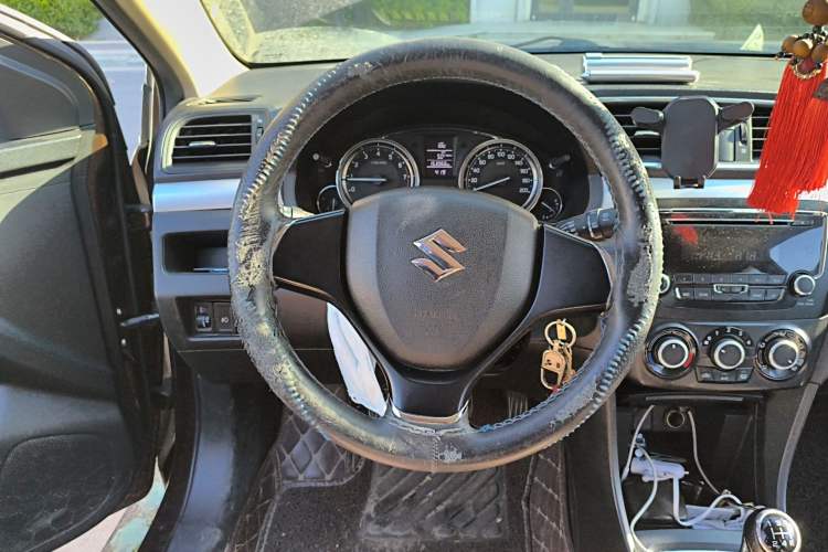 Used Suzuki Alivio 2015 1.6L Manual Comfort Model Steering Wheel
