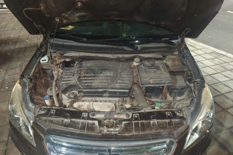 Used Suzuki Alivio 2015 1.6L Automatic Comfort Model Engine Bay