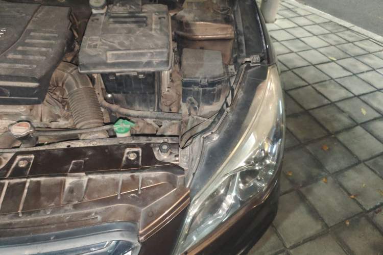 Used Suzuki Alivio 2015 1.6L Automatic Comfort Model Engine Bay Left