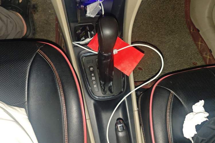 Used Suzuki Alivio 2015 1.6L Automatic Comfort Model Gear Lever