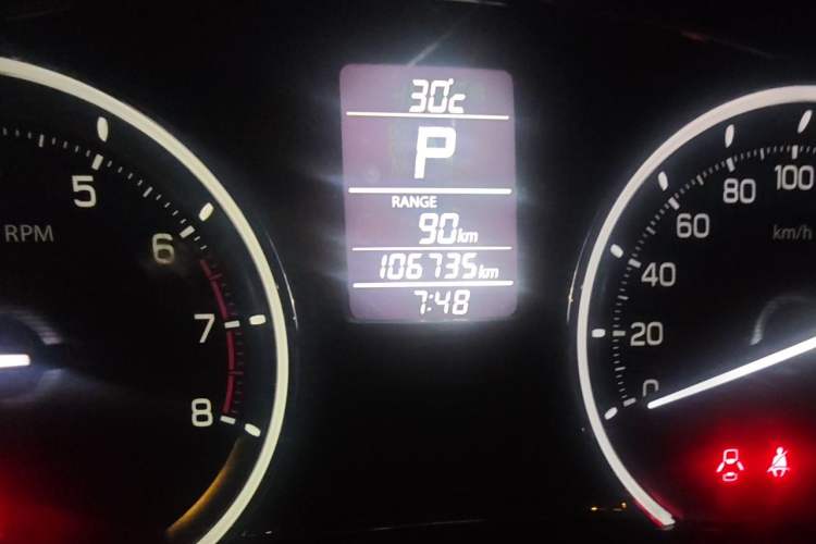 Used Suzuki Alivio 2015 1.6L Automatic Comfort Model Odometer Close Up