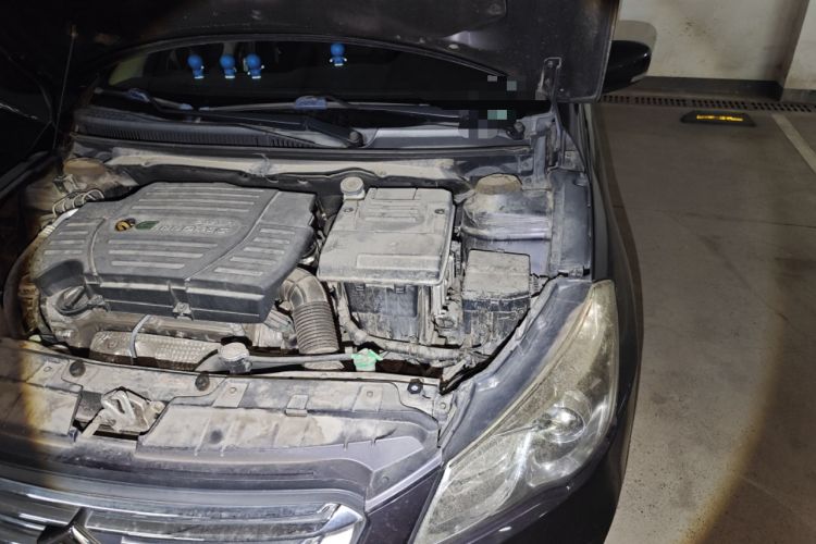 Used Suzuki Alivio 2015 1.6L Automatic Enjoyment Model Engine Bay Left