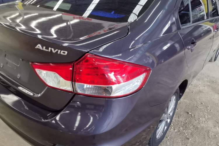 Used Suzuki Alivio 2015 1.6L Automatic Comfort Model Exterior 1
