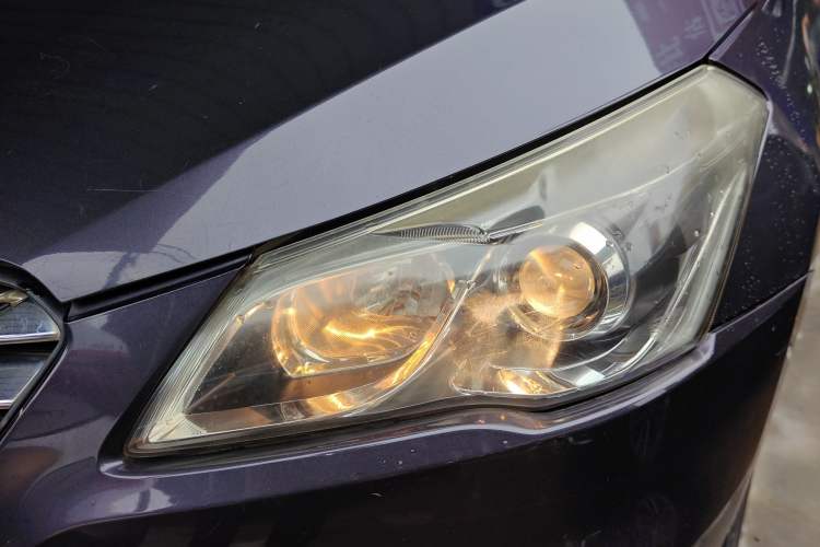 Used Suzuki Alivio 2015 1.6L Automatic Comfort Model Left Front Headlight