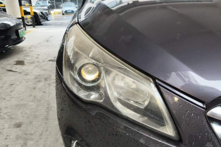 Used Suzuki Alivio 2015 1.6L Automatic Enjoyment Model Right Front Headlight