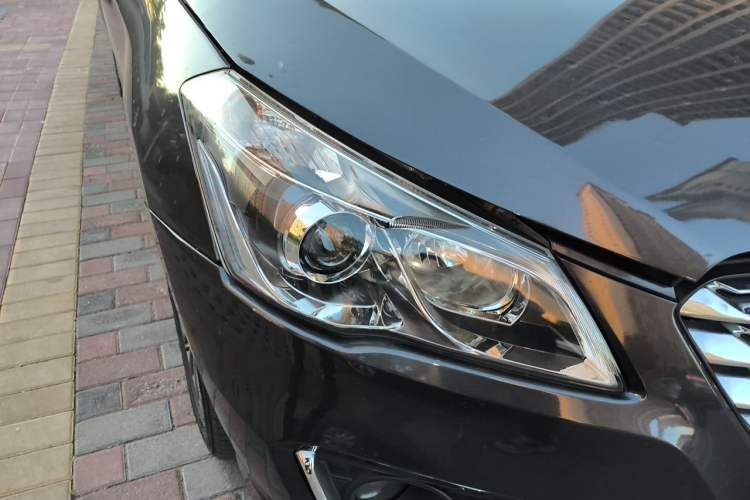 Used Suzuki Alivio 2015 1.6L Automatic Enjoyment Model Right Front Headlight