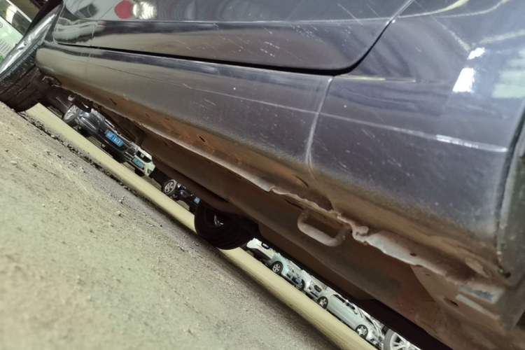 Used Suzuki Alivio 2015 1.6L Automatic Comfort Model Right Side Sill