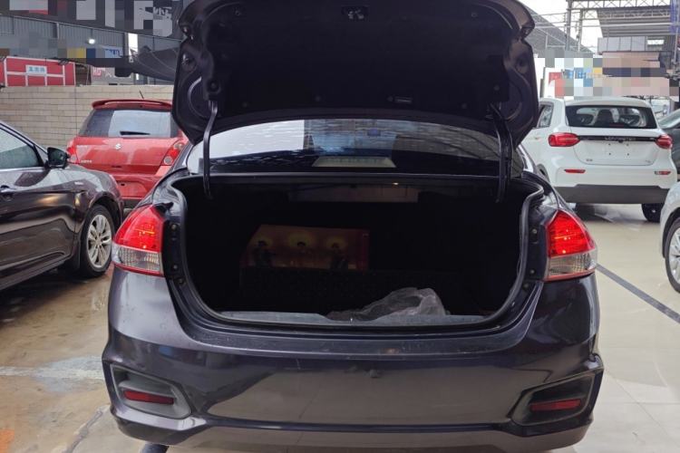 Used Suzuki Alivio 2015 1.6L Automatic Comfort Model Trunk