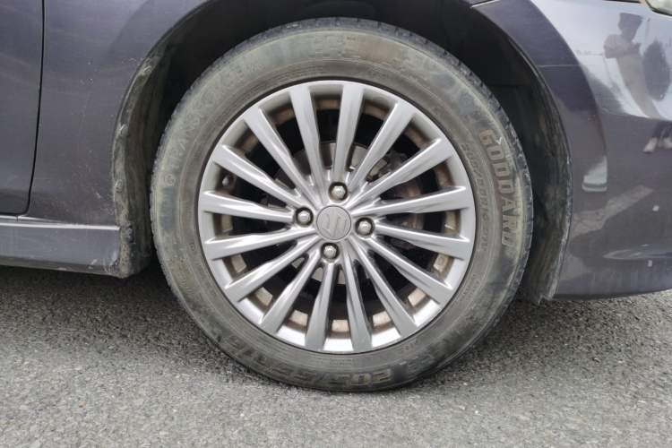 Used Suzuki Alivio 2015 1.6L Manual Enjoyment Model Right Front Wheel Hub