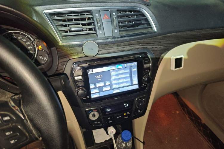 Used Suzuki Alivio 2015 1.6L Automatic Luxury Model Audio And AC Panel