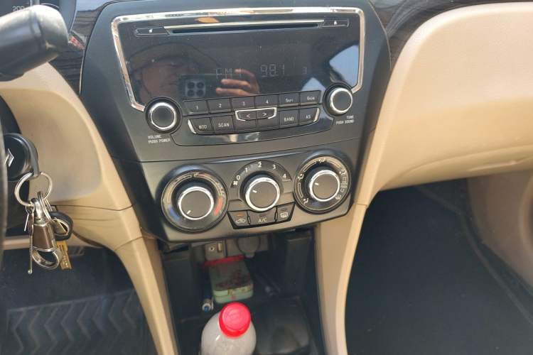 Used Suzuki Alivio 2015 1.6L Manual Comfort Model Audio And AC Panel