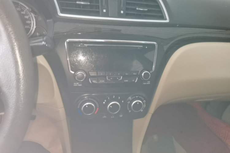 Used Suzuki Alivio 2015 1.6L Manual Comfort Model Audio And AC Panel