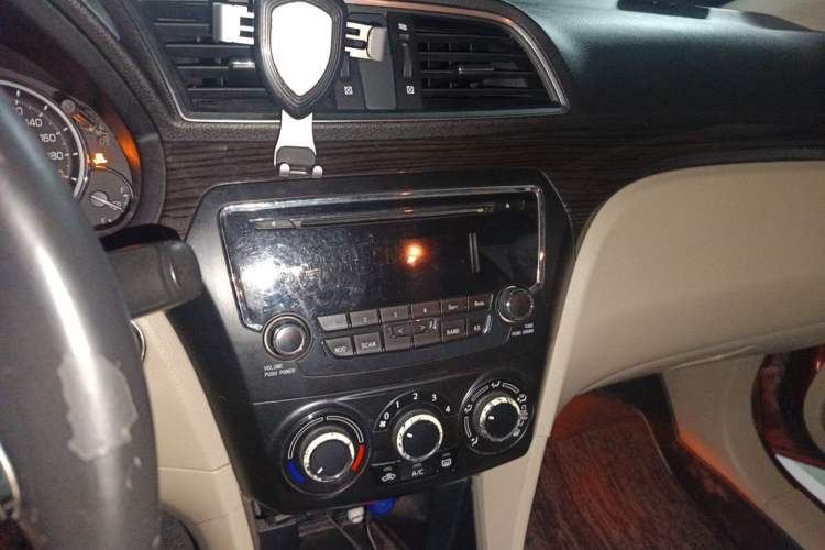 Used Suzuki Alivio 2015 1.6L Automatic Enjoyment Model Audio And AC Panel