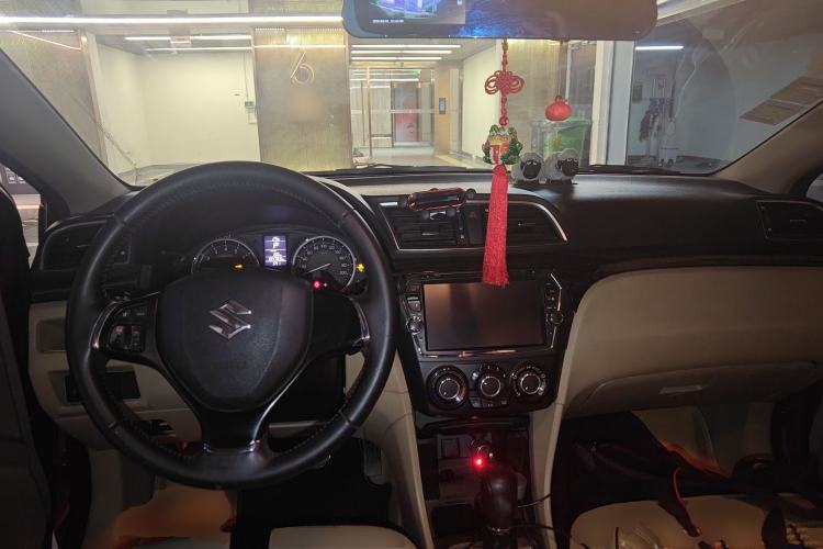 Used Suzuki Alivio 2015 1.6L Automatic Enjoyment Model Center Console
