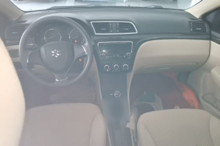 Used Suzuki Alivio 2015 1.6L Manual Comfort Model Center Console