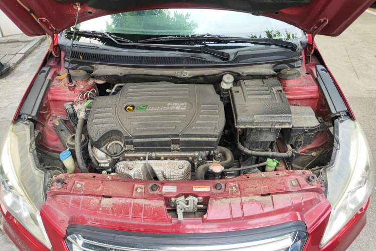 Used Suzuki Alivio 2015 1.6L Manual Comfort Model Engine Bay