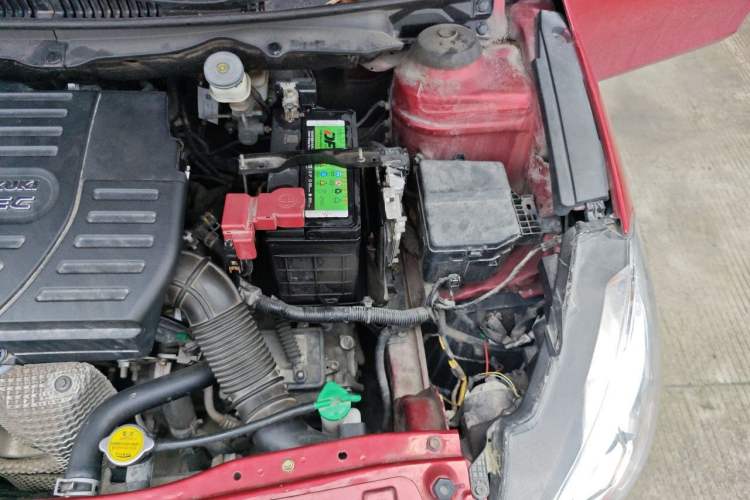 Used Suzuki Alivio 2015 1.6L Automatic Luxury Model Engine Bay Left
