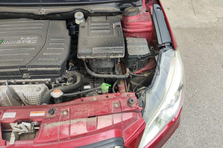 Used Suzuki Alivio 2015 1.6L Manual Comfort Model Engine Bay Left