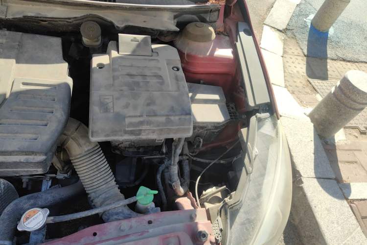 Used Suzuki Alivio 2015 1.6L Manual Comfort Model Engine Bay Left