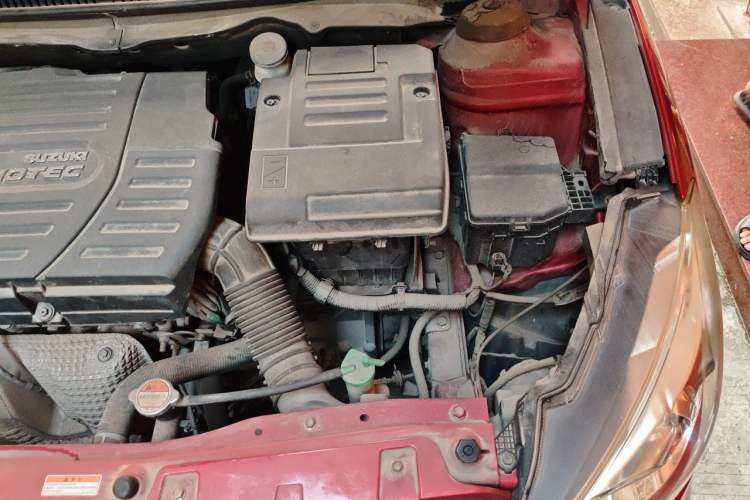 Used Suzuki Alivio 2015 1.6L Manual Comfort Model Engine Bay Left