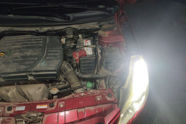 Used Suzuki Alivio 2015 1.6L Manual Comfort Model Engine Bay Left