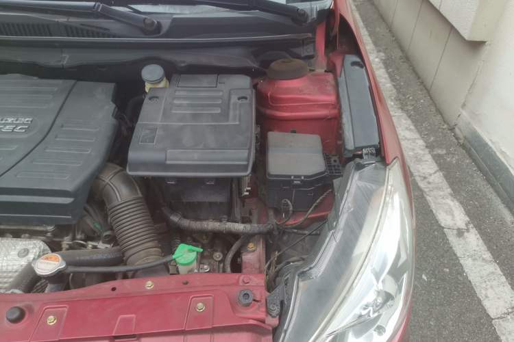 Used Suzuki Alivio 2015 1.6L Automatic Luxury Model Engine Bay Left