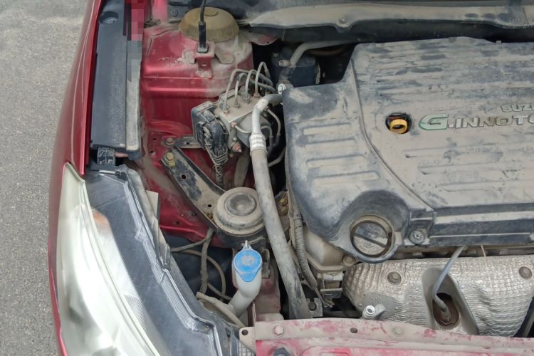 Used Suzuki Alivio 2015 1.6L Manual Comfort Model Engine Bay Right
