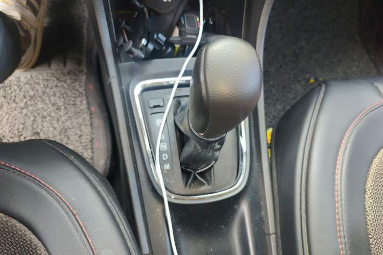 Used Suzuki Alivio 2015 1.6L Automatic Comfort Model Gear Lever