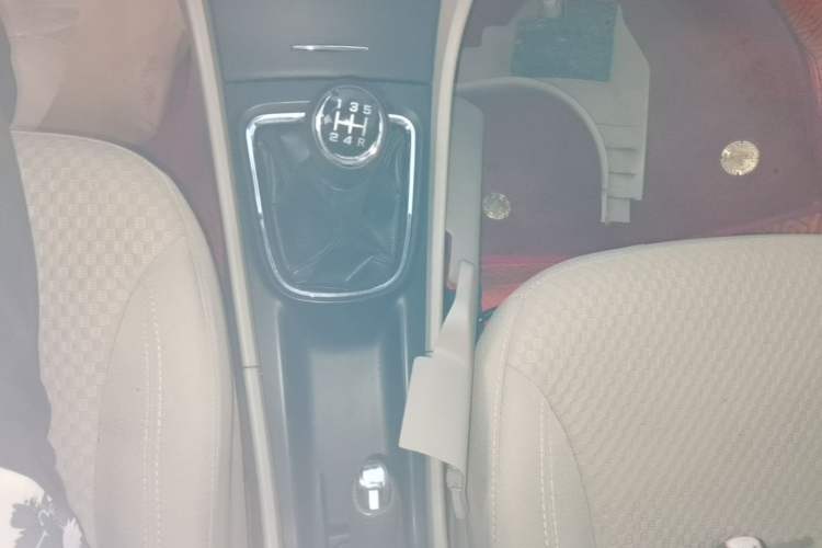 Used Suzuki Alivio 2015 1.6L Manual Comfort Model Gear Lever